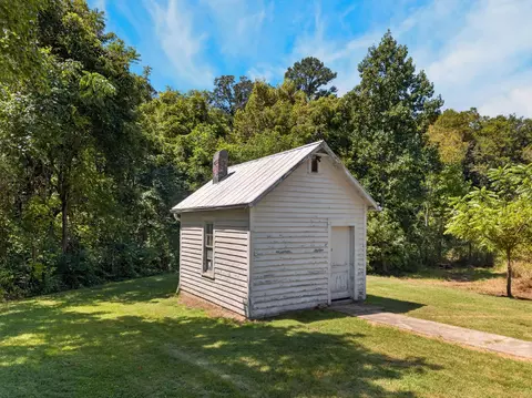 Exterior - 231 N White Pine Rd, Talbott, TN 37877 photo 5 of 6