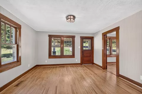 Living - 231 N White Pine Rd, Talbott, TN 37877 photo 1 of 3