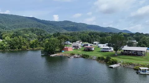 246 Cherokee Boat Dock Rd, Mooresburg, TN 37811