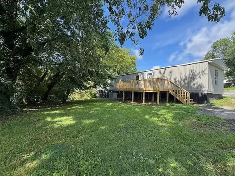 840 Kerr St, Dandridge, TN 37725