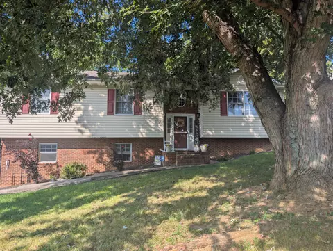 128 Ashley Dr, Mount Carmel, TN 37645