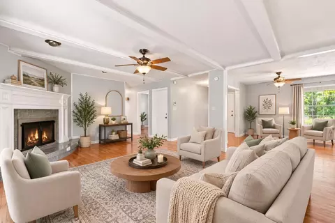 Living - 5948 Doug Ln, Talbott, TN 37877 photo 5 of 8