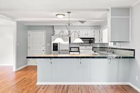 Kitchen - 5948 Doug Ln, Talbott, TN 37877 photo 2 of 2