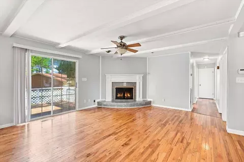 Living - 5948 Doug Ln, Talbott, TN 37877 photo 4 of 8