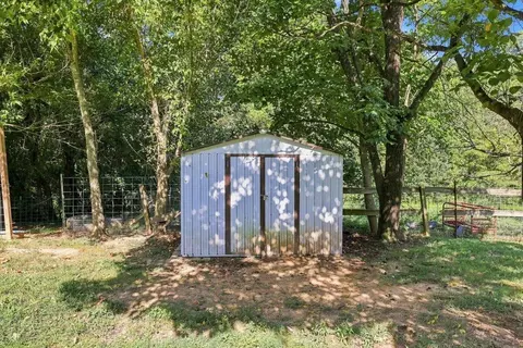 Exterior - 9705 Hogskin Rd, Corryton, TN 37721 photo 6 of 20