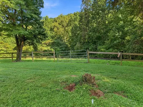 Exterior - 9705 Hogskin Rd, Corryton, TN 37721 photo 14 of 20