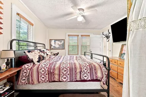 Bedroom - 9705 Hogskin Rd, Corryton, TN 37721 photo 2 of 2