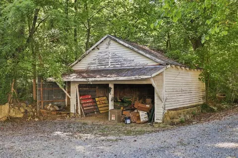 Exterior - 9705 Hogskin Rd, Corryton, TN 37721 photo 7 of 20