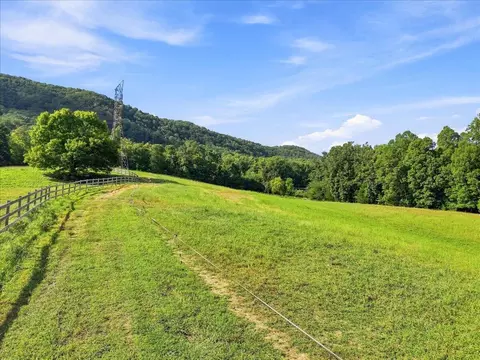 Exterior - 9705 Hogskin Rd, Corryton, TN 37721 photo 15 of 20