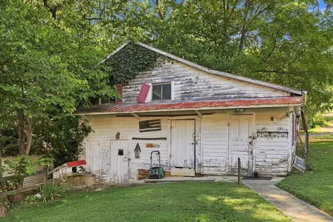 Exterior - 9705 Hogskin Rd, Corryton, TN 37721 photo 10 of 20