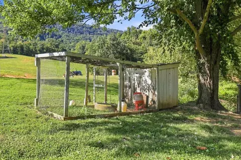 Exterior - 9705 Hogskin Rd, Corryton, TN 37721 photo 16 of 20
