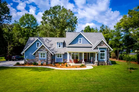 485 Sunset Harbor Dr, Dandridge, TN 37725