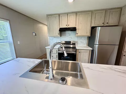 Kitchen - 514 N White Pine Rd, Talbott, TN 37877 photo 2 of 3