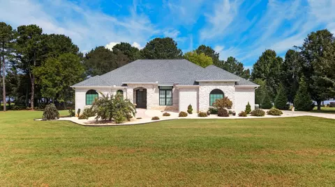 2460 Wild Pear Trl, Dandridge, TN 37725