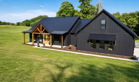 1231 Warrensburg Rd, Whitesburg, TN 37891