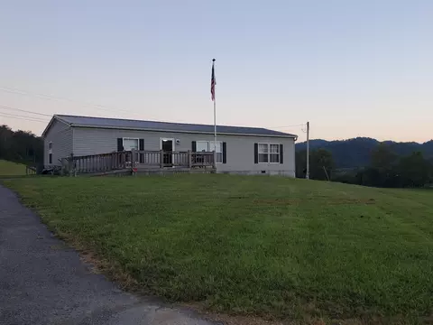 6235 Tazewell Hwy, Sneedville, TN 37869