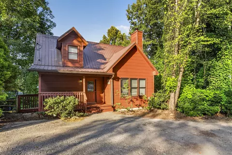 442 Silver Maple Ln, Gatlinburg, TN 37738
