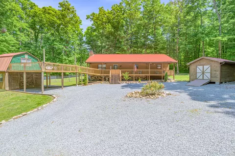 3394 Laurelwood Rd, Cosby, TN 37722