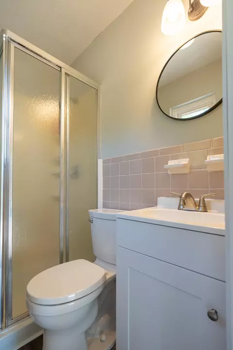 Bath - 6545 Damascus Cir, Talbott, TN 37877 photo 6 of 6