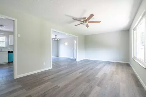 Living - 6545 Damascus Cir, Talbott, TN 37877 photo 2 of 6