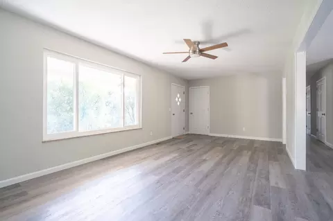 Living - 6545 Damascus Cir, Talbott, TN 37877 photo 3 of 6