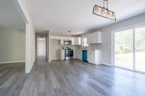 Living - 6545 Damascus Cir, Talbott, TN 37877 photo 4 of 6