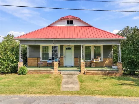 204 S Hawkins St, Rogersville, TN 37857