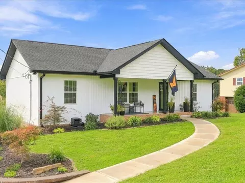 1758 Carroll Rd, Morristown, TN 37813