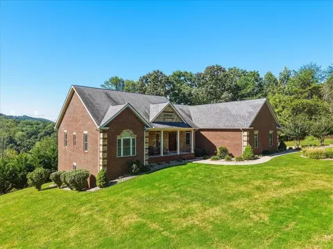 323 Independence Dr, Jefferson City, TN 37760