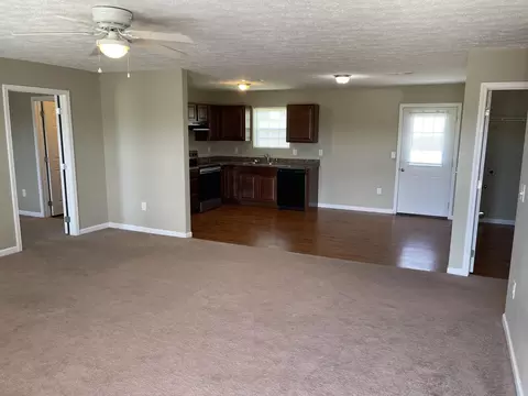 Living - 31 Primrose Ct, Chuckey, TN 37641 photo 1 of 4