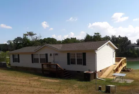 1346 Paradise Ln, Dandridge, TN 37725