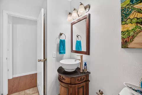 Bath - 8016 S Pointe Dr, Talbott, TN 37877 photo 3 of 5