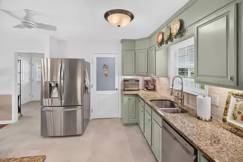 Kitchen - 8016 S Pointe Dr, Talbott, TN 37877 photo 1 of 2