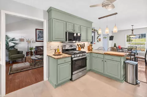 Kitchen - 8016 S Pointe Dr, Talbott, TN 37877 photo 2 of 2