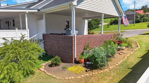 Exterior - 8016 S Pointe Dr, Talbott, TN 37877 photo 19 of 24