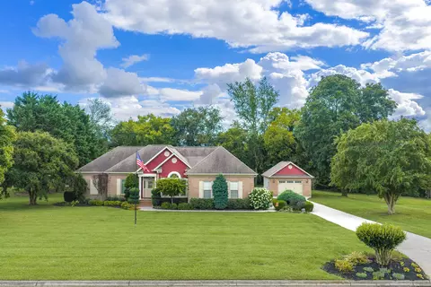 1835 Lakebrook Cir, Dandridge, TN 37725