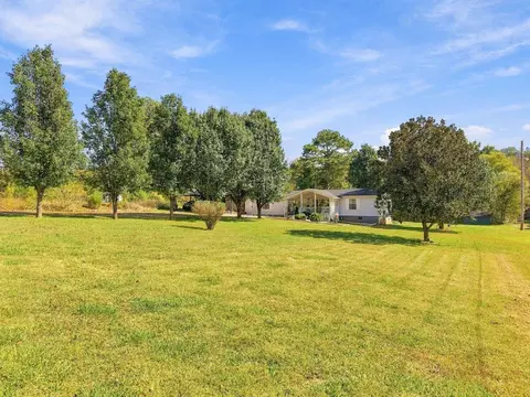 707 French Mill Rd, Dandridge, TN 37725