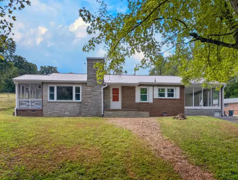 535 Valley View Dr, Morristown, TN 37813