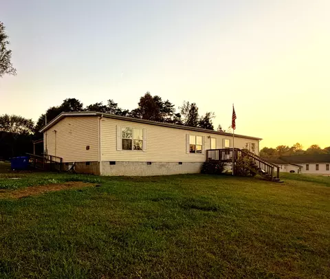 8203 Twin Springs Rd, Knoxville, TN 37920
