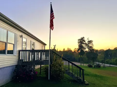 8203 Twin Springs Rd, Knoxville, TN 37920