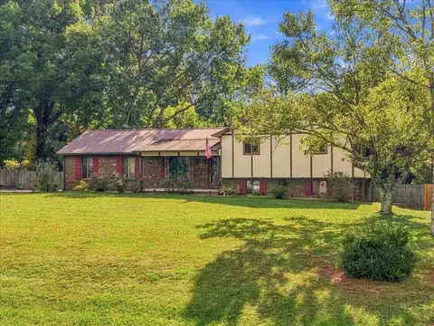 748 Bruner Rd, Strawberry Plains, TN 37871
