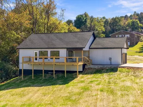 120 Point Oak Dr, Parrottsville, TN 37843