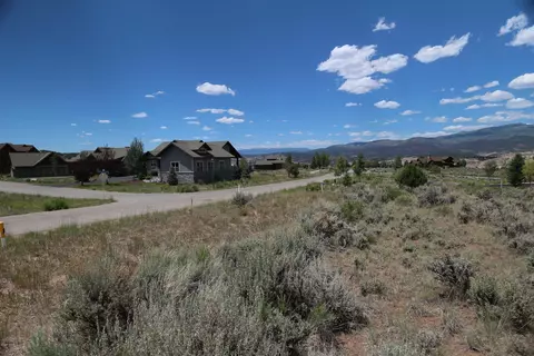 2775 E Haystacker Dr, Eagle, CO 81631 photo 2