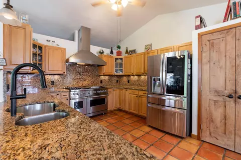 266 Ring Nck, Eagle, CO 81631 photo 5