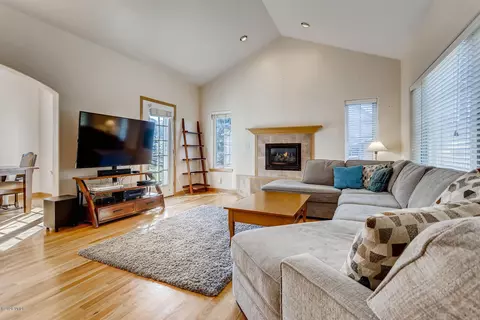 122 Ring Nck, Eagle, CO 81631 photo 3