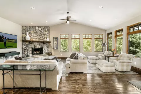 436 Eagle Dr #EAST, Avon, CO 81620 photo 2