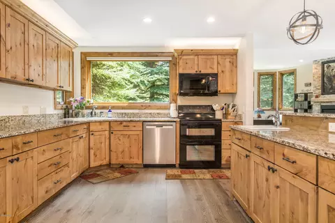 775 Potato Patch Dr #E, Vail, CO 81657 photo 9