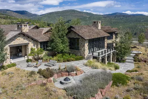 587 Paintbrush, Avon, CO 81620 photo 2