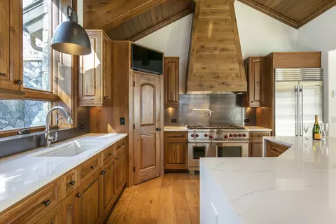 185 Forest Rd, Vail, CO 81657 photo 9