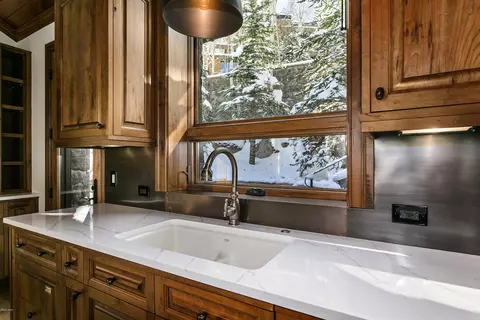185 Forest Rd, Vail, CO 81657 photo 11